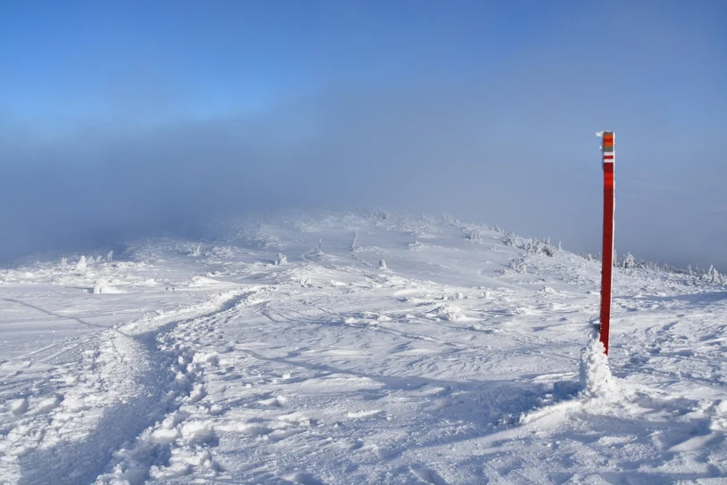 Bezmyślna dewastacja na uwielbianym szlaku. Naraża bezpieczeństwo turystów