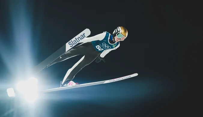 Prevc deklasuje, pierwszy skok i od razu rekord w Predazzo. Polki tłem