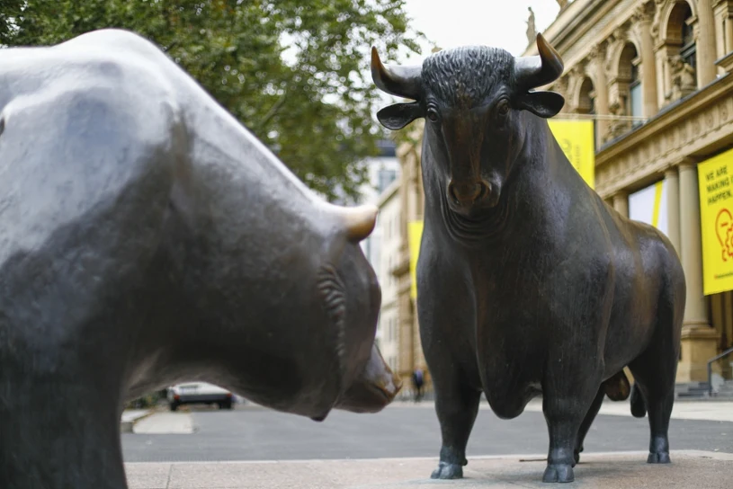 Rynkami wstrząsają turbulencje. "Niczym kamyk poruszający lawinę"