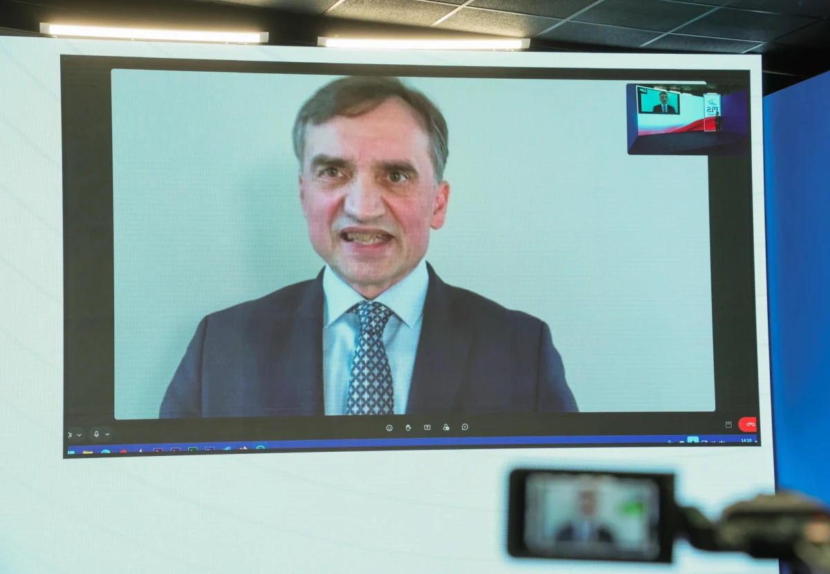 Wniosek o wstrzymanie wykonania postanowienia o aresztowaniu Zbigniewa Ziobry został oddalony - dowiedział się dziennikarz RMF FM Tomasz Skory. Adwokat byłego ministra sprawiedliwości zapowiada złożenie zażalenia.