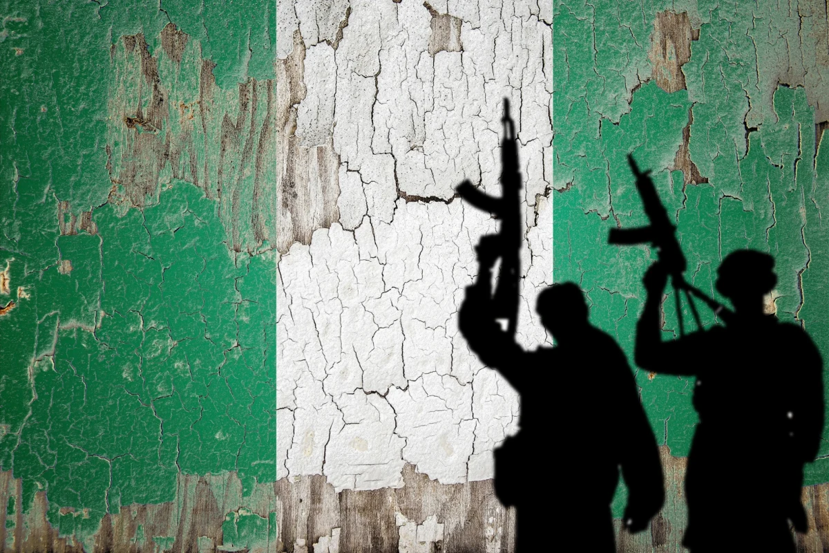 Sąd w Nigerii wydał przełomowy wyrok, nakazując rządowi Wielkiej Brytanii wypłatę gigantycznych odszkodowań rodzinom 21 górników, którzy zostali brutalnie zamordowani przez kolonialną policję w 1949 roku. Każda z rodzin ma otrzymać aż 27 milionów dolarów, co daje łączną sumę 567 milionów dolarów – to jeden z najwyższych wyroków odszkodowawczych w historii relacji postkolonialnych.