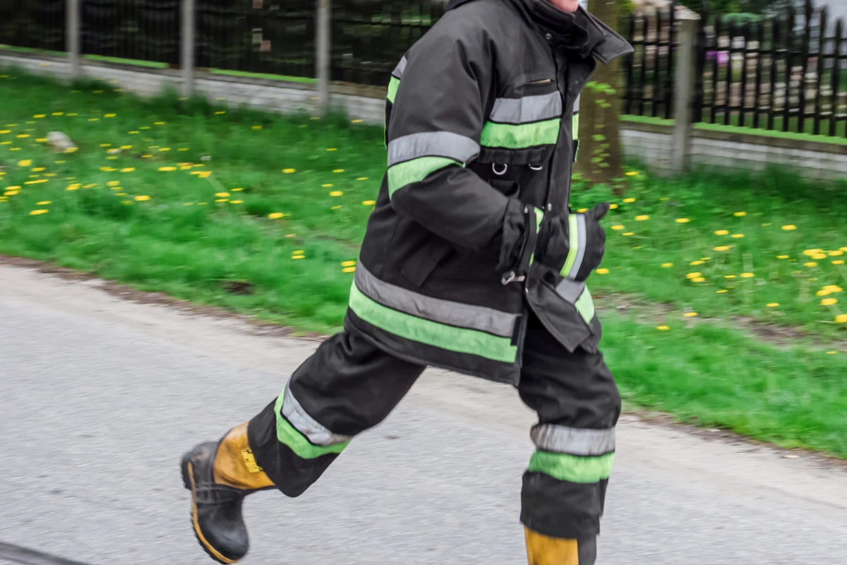Trzy osoby zostały poszkodowane w wyniku pożaru butli gazowej w budynku wielorodzinnym w miejscowości Karkowo w powiecie stargardzkim w Zachodniopomorskiem. Do zdarzenia doszło w sobotę rano.