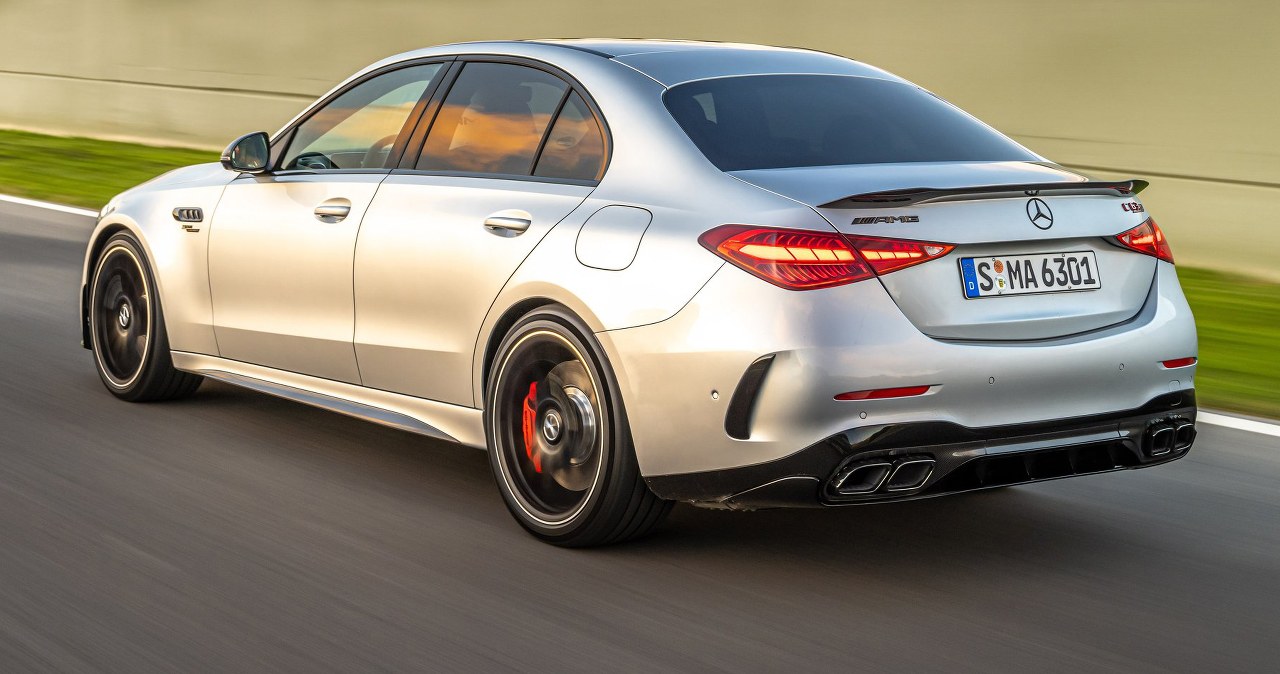 Mercedes-AMG C 63 znika z rynku. Hybryda przegrała z normami, więc będzie V8?