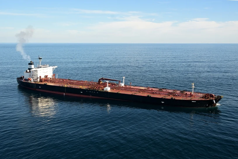 Okręty z rosyjską ropą krążą po oceanie. Kreml pod coraz większą presją