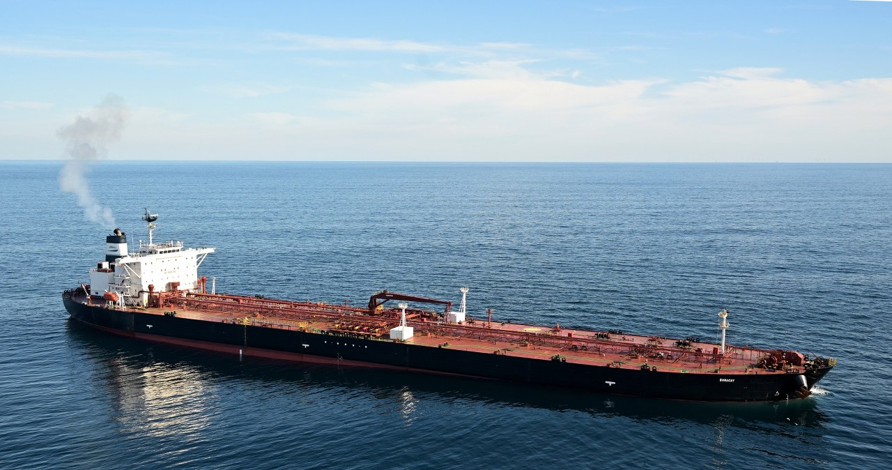 Okręty z rosyjską ropą krążą po oceanie. Kreml pod coraz większą presją