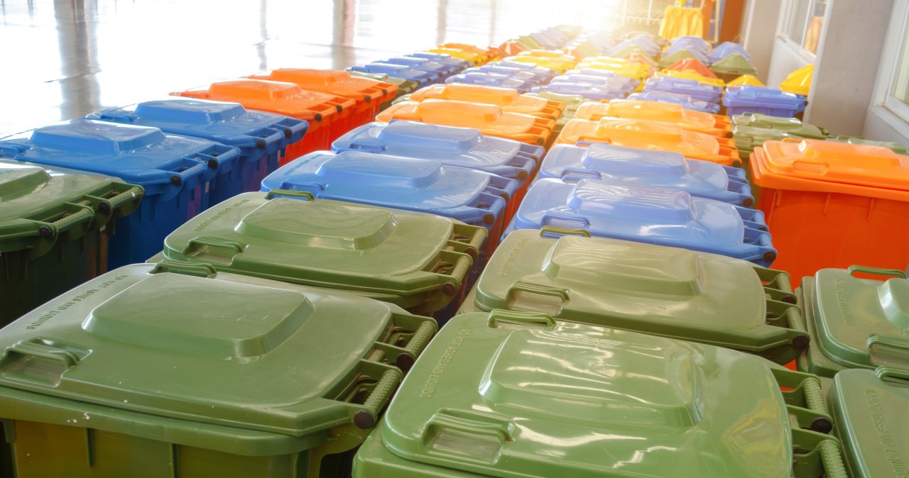 Śmieciowy absurd? UE proponuje 11 kolorów segregacji odpadów