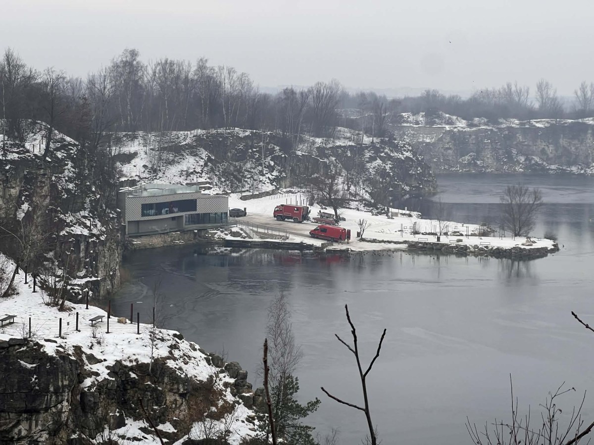 Akcja ratunkowa na krakowskim Zakrzówku. Kobieta utknęła na półce skalnej