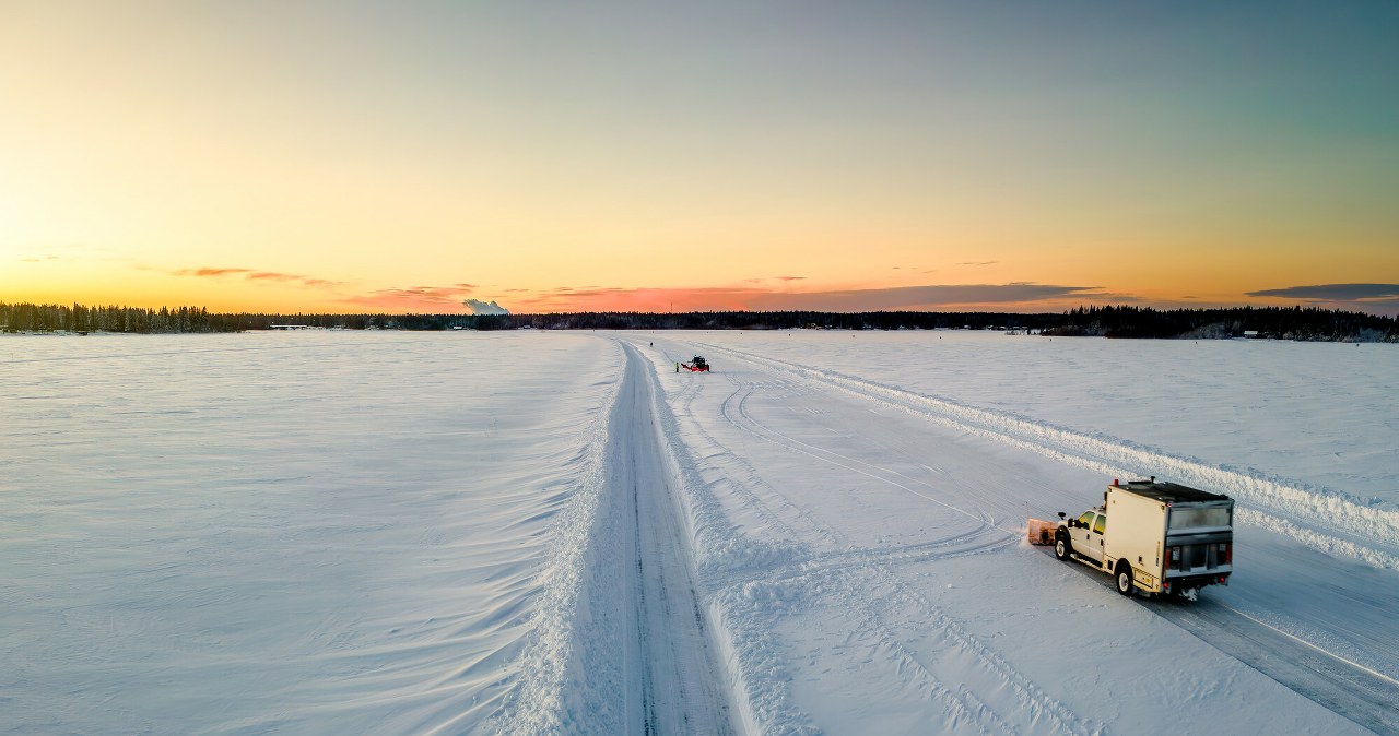 Otwarto drogę lodową na Bałtyku. Podróż na własne ryzyko