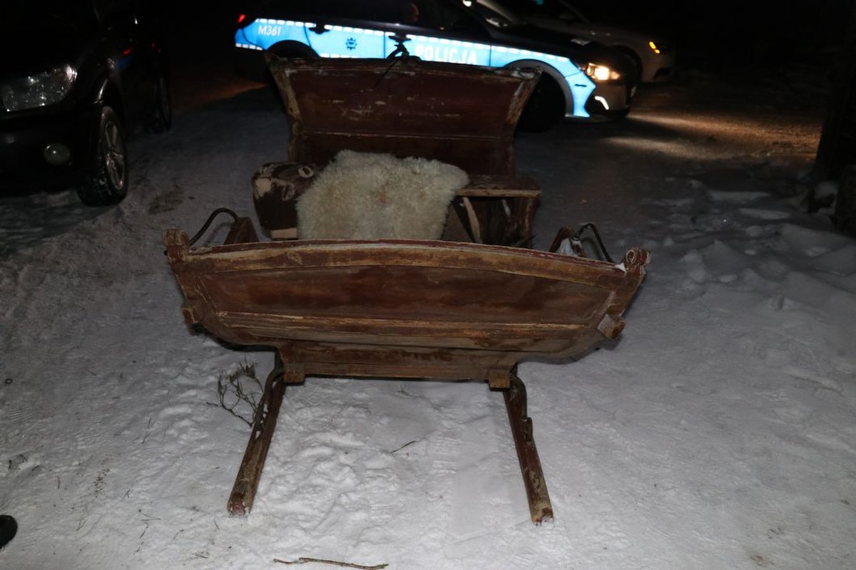 Wypadek podczas kuligu. Kierowca uciekł z miejsca zdarzenia