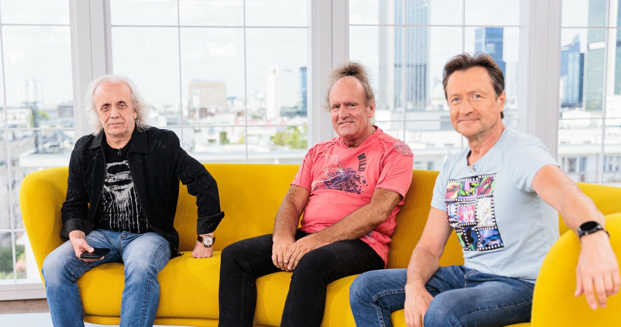 "Tajemnicza siła" w hołdzie dla nieżyjącego lidera. "Warto było zarwać noc"