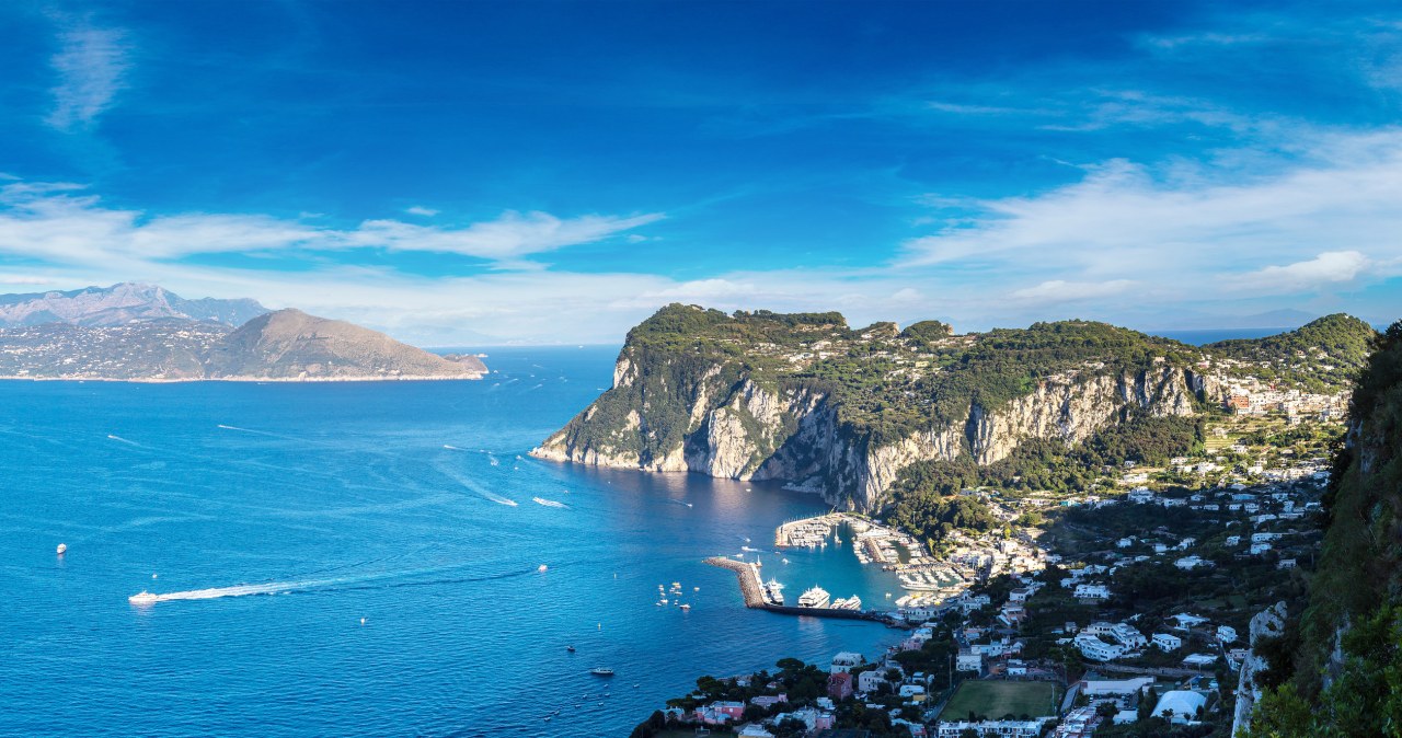 Polacy kochają tu latać. Włoska wyspa wprowadza zmiany dla turystów