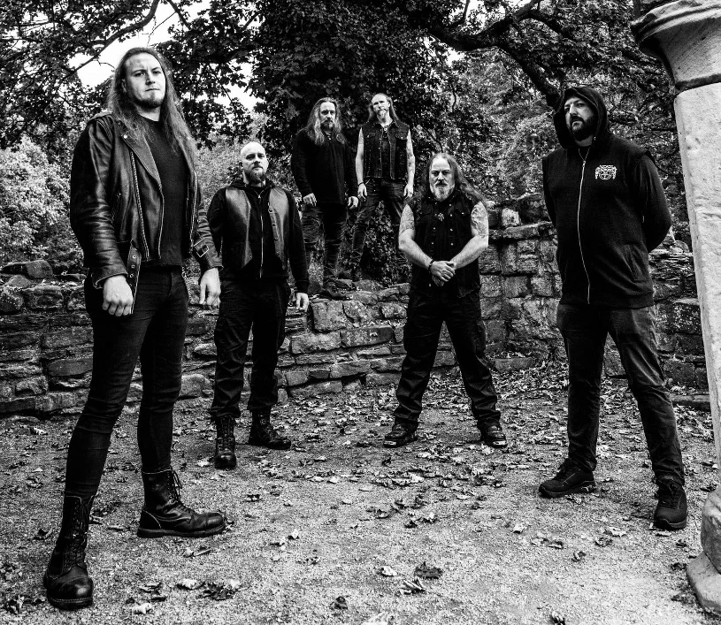 Pionierzy symfonicznego black metalu wracają po latach. Co już wiemy?