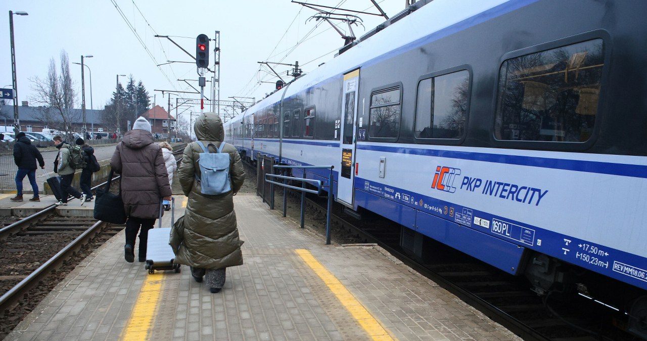 Pożar pociągu pasażerskiego w Koluszkach. Trzy osoby trafiły do szpitala