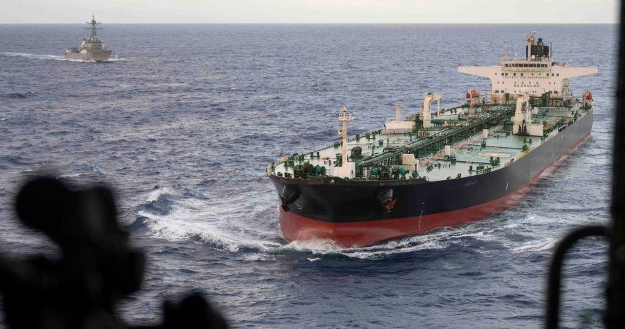 USA przechwyciły tankowiec powiązany z flotą cieni. "Ścigaliśmy go"