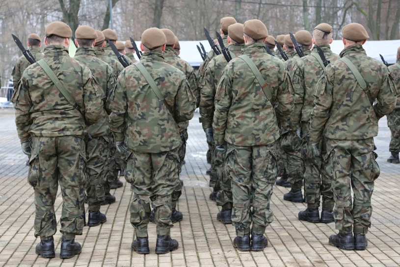 Obowiązkowy pobór do wojska. Uwagę zwraca opinia wyborców PiS