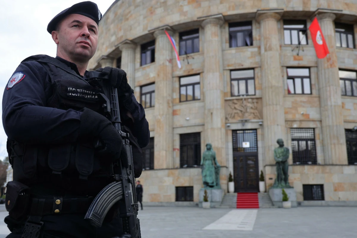 29 lutego minie dokładnie 30 lat od zakończenia oblężenia Sarajewa, stolicy Bośni i Harcegowiny. Szacuje się, że w tym czasie życie straciło około 10 tys. osób. Było to jedno z najbardziej krwawych oblężeń w historii nowożytnej Europy. Teraz atmosfera w Bośni znowu się zagęszcza. Wszystko za sprawą wystąpienia Milorada Dodika, lidera prorosyjskiej partii SNSD i byłego prezydenta większościowo serbskiej części BiH, Republiki Serbskiej. Polityk w ostrych słowach zapowiedział walkę o niepodległość i prawo do samostanowienia Serbów.  
