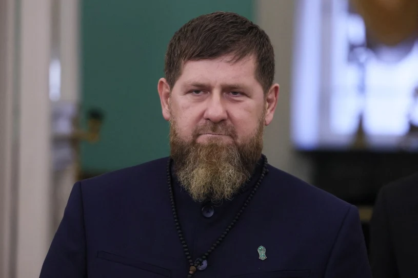 O wypadku syna milczał przez miesiąc. Teraz Kadyrow grzmi: Mistyfikacja