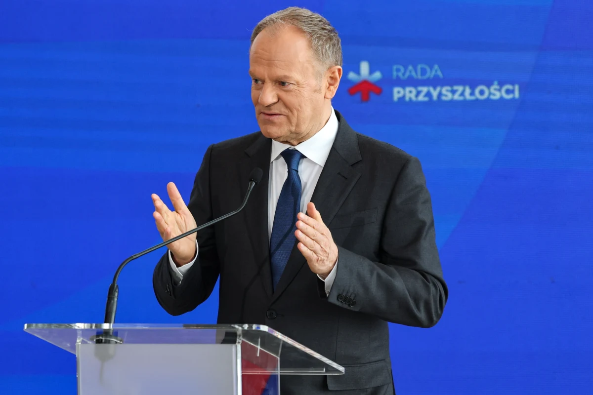 "Przyszłość należy do Polski" - mówił we wtorek premier Donald Tusk, kiedy powołał Radę Przyszłości. Nowa inicjatywa ma się zająć przyspieszeniem procedur związanych z podejmowaniem decyzji dotyczących gospodarki, biznesu i nauki. Rada Przyszłości to ciało zrzeszające m.in. ludzi nauki i ekspertów z zakresu innowacyjności czy nowoczesnych technologii. Szef rządu wskazał, że gospodarzem prac rady będzie minister Andrzej Domański.