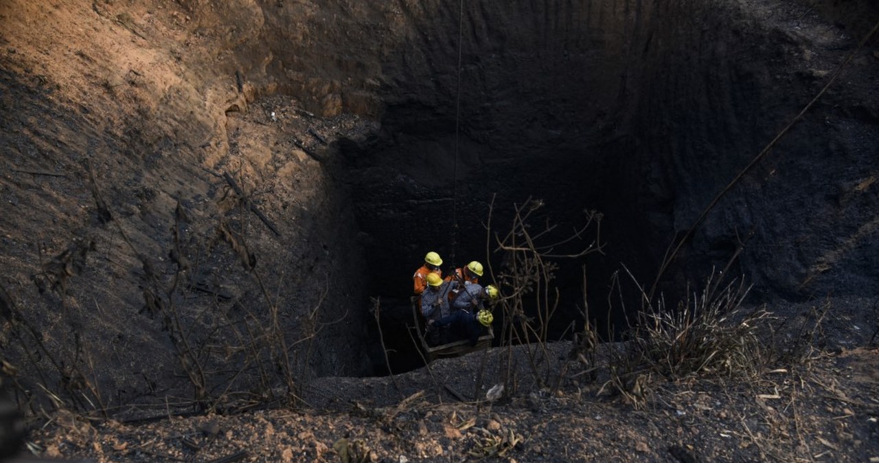 30 ofiar katastrofy górniczej w Indiach. Szokująca metoda wydobywcza