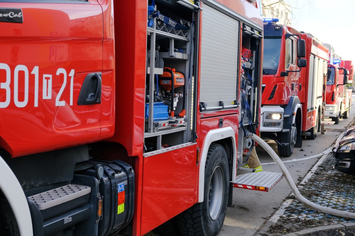 Ewakuacja w Warszawie. Ponad 200 osób opuściło budynek