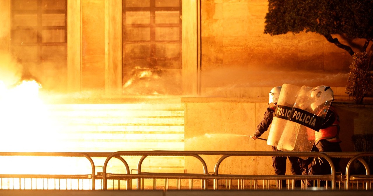 Wrze na Bałkanach. Starcia z policją, w akcji koktajle Mołotowa