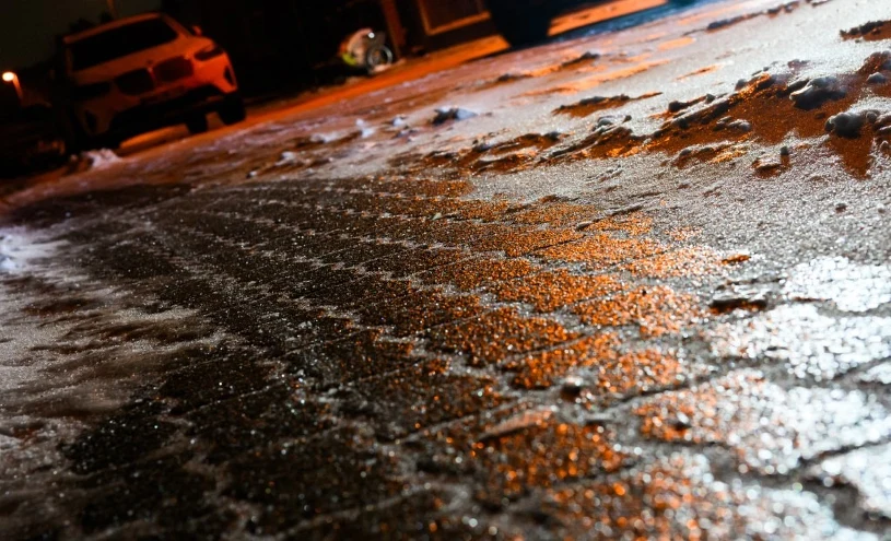 Deszcz będzie zamarzał. IMGW wydał ostrzeżenia dla ponad połowy Polski