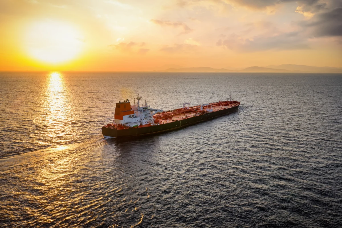 Stany Zjednoczone mogą sięgnąć po radykalne środki, by wymusić na Iranie ustępstwa w sprawie porozumienia nuklearnego. Administracja Donalda Trumpa analizuje możliwość przejmowania tankowców transportujących irańską ropę - informują amerykańskie media.