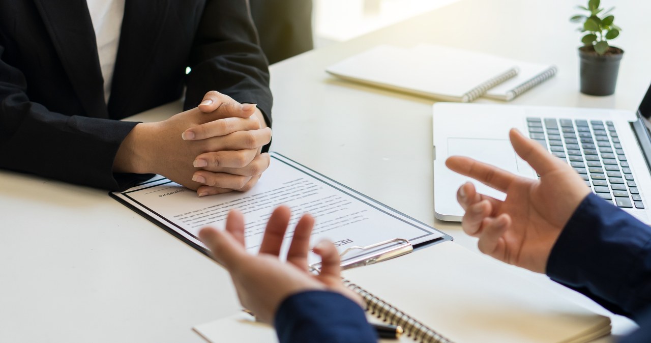 Setki CV od kandydatów do jednego działu. Rekrutacja może trwać miesiącami