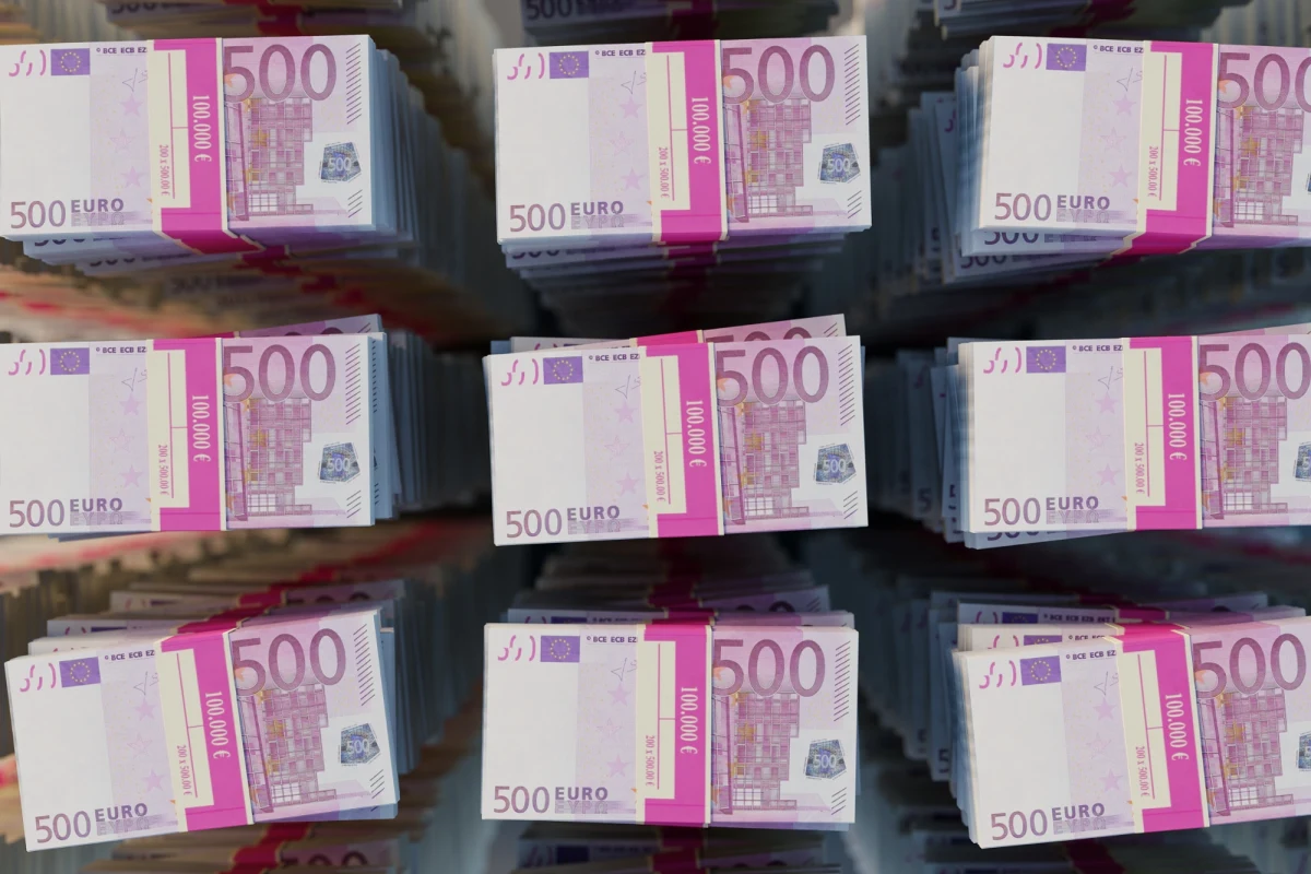 "Wiele krajów Unii wciąż za mało wydaje na wsparcie wojskowe dla Ukrainy. To musi się zmienić"  - powiedział wysoki rangą dyplomata UE w rozmowie z naszą dziennikarką w Brukseli. Dzisiaj spotykają się tam ministrowie obrony Unii Europejskiej. W posiedzeniu uczestniczyć będzie nowy ukraiński minister obrony Mychajł Fiodorow. Według informacji dziennikarki RMF FM na czwartkowym spotkaniu w NATO o pieniądze upomną się natomiast Amerykanie. 