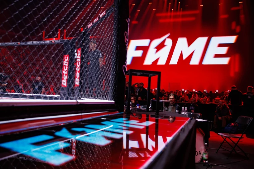 Tyle zarabia nowa gwiazda FAME MMA. Na jego koncie ląduje krocie