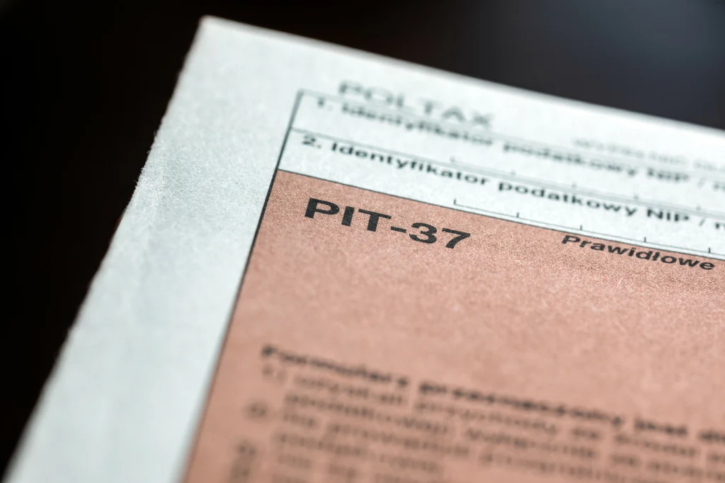 Rozliczenie podatku PIT-37; zdj. ilustracyjne