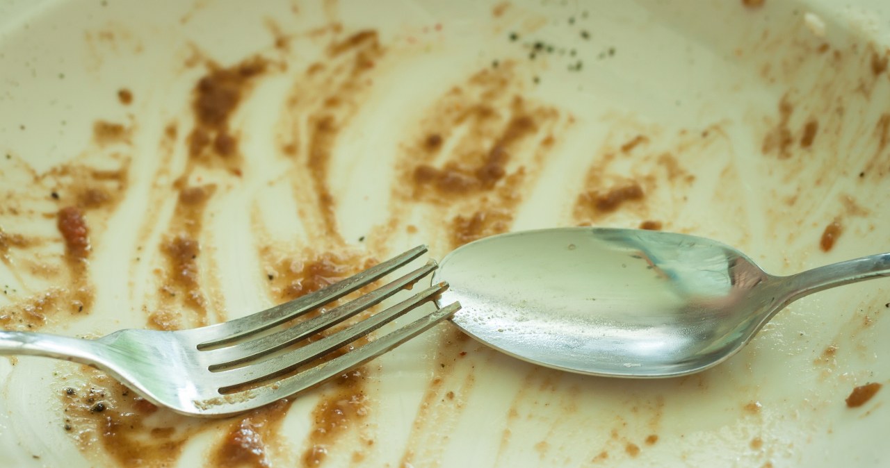 Lepiej nie rób tego po posiłku. Sprowadzisz pecha na całą rodzinę