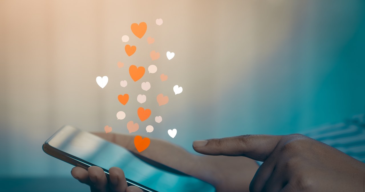 Miłość w erze AI. Psycholog: "Nasz mózg nie rozróżnia, iż to maszyna"