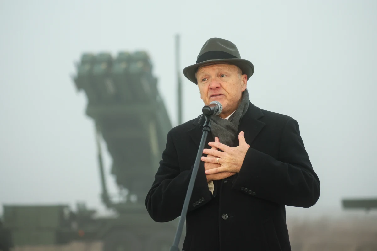 Amerykański ambasador w Polsce zorganizował uroczystość z okazji 250. urodzin Stanów Zjednoczonych. Tom Rose powiedział w jej trakcie, że USA składają hołd polskim żołnierzom walczącym u boku amerykańskich, a także polsko-amerykańskiemu partnerstwu.