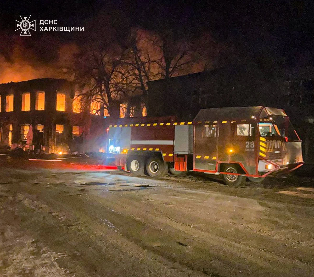 Rosja w nocy przeprowadziła kolejny zmasowany atak na Ukrainę. Co najmniej siedem osób, w tym dwoje dzieci zostało rannych w Kijowie, Dnieprze i Odessie. "Setki dronów i pocisków balistycznych zaatakowały systemy energetyczne, pozbawiając ludzi prądu, ogrzewania i wody" – przekazał Andrij Sybiha, ukraiński minister spraw zagranicznych.