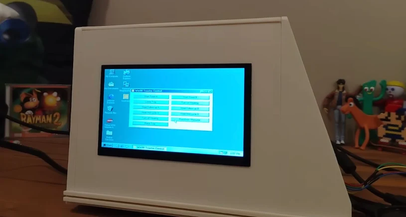 Odpalił Windows 98 na tosterze. Po co? Bo można!