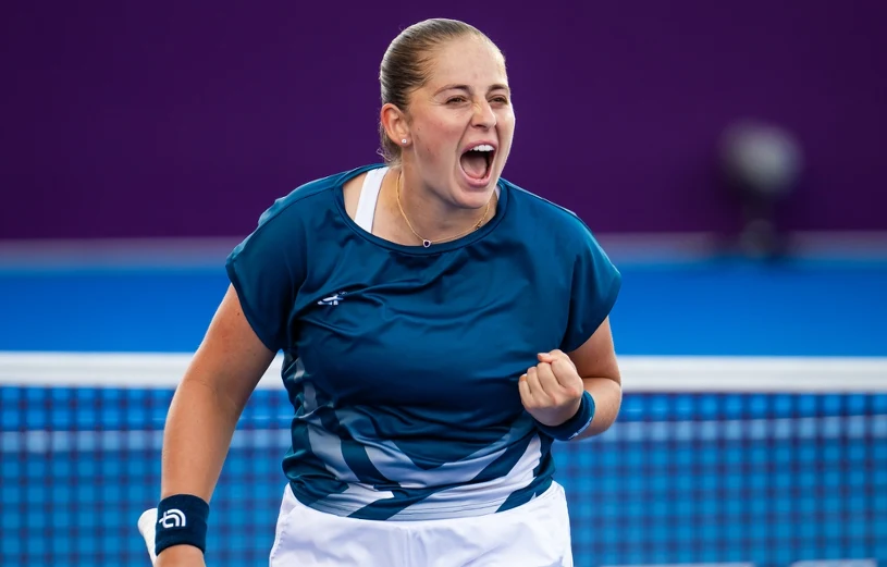 Możliwy finał Świątek z Ostapenko. Dwusetowe starcie na oczach Polki