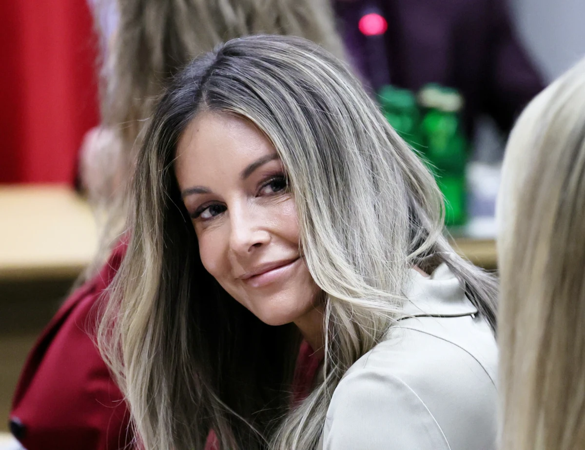 Sąd podtrzymał decyzję prezesa Urzędu Ochrony Konkurencji i Konsumentów dotyczącą kary finansowej nałożonej na Małgorzatę Rozenek-Majdan. Influencerka zapłaciła ponad 200 tysięcy złotych za wprowadzanie w błąd odbiorców swoich postów i relacji w mediach społecznościowych. "Opublikowałam dziś decyzję Prezesa UOKiK, ponieważ szanuję prawo i zasady transparentności, które obowiązują wszystkich - także mnie" - zaznaczyła celebrytka.