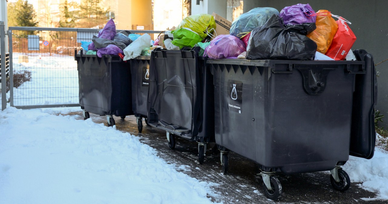 Podrzucają śmieci i znikają. Kto ponosi koszty?