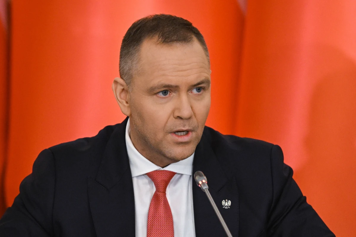 Karol Nawrocki zorganizuje w Pałacu Prezydenckim spotkanie, na które zaprosi ministra koordynatora służb specjalnych Tomasza Siemoniaka i szefów służb specjalnych. Tematem rozmów, jak przyznał rzecznik głowy państwa Rafał Leśkiewicz, będą "wątpliwości związane ze sprawą wschodnich kontaktów towarzysko-biznesowych" marszałka Sejmu Włodzimierza Czarzastego.