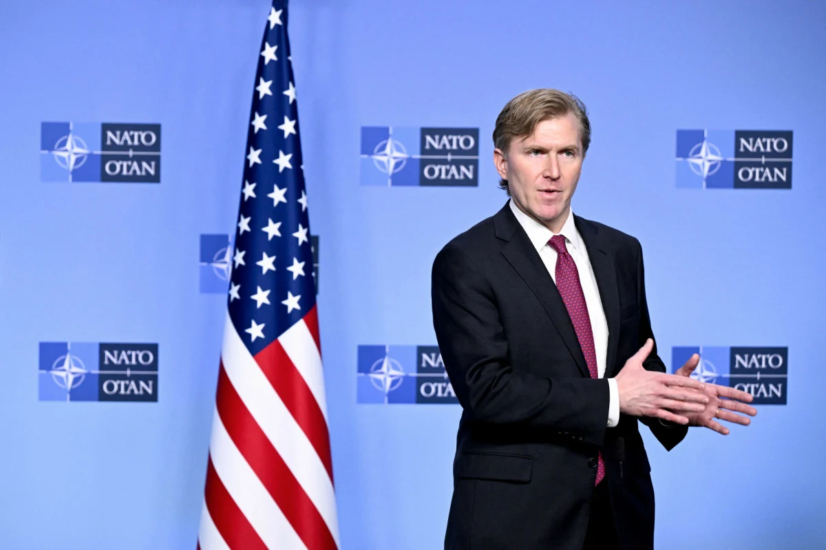 "NATO 3.0" to według wiceszefa Pentagonu Elbridge’a Colby’ego model, do którego powinien dążyć Pakt Północnoatlantycki. Co powinno się zmienić w porównaniu do stanu dzisiejszego? To Europa ma wystawić przeważającą większość sił niezbędnych do odstraszania i ewentualnego odparcia agresji na kontynencie. Amerykanie odpowiadaliby głównie za tzw. parasol nuklearny. Colby wezwał do realizacji tego scenariusza w trakcie spotkania ministrów obrony państw NATO.