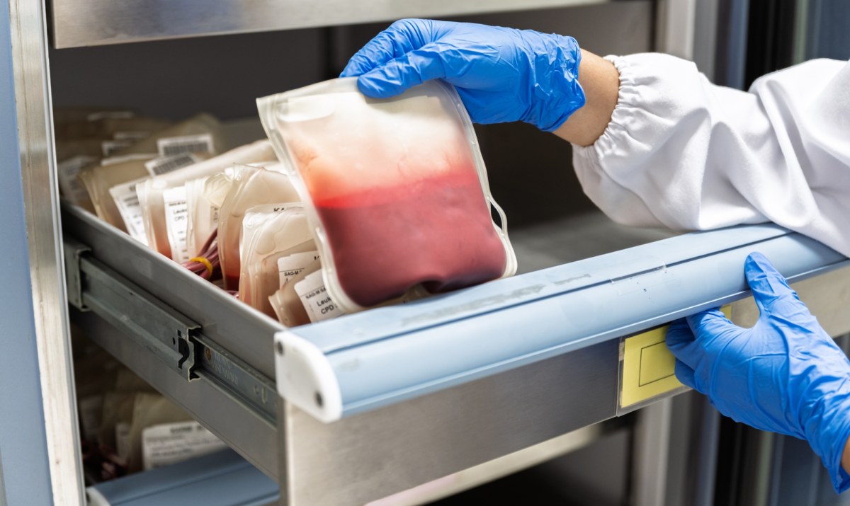 ​Amerykanie coraz częściej sprzedają osocze, by związać koniec z końcem