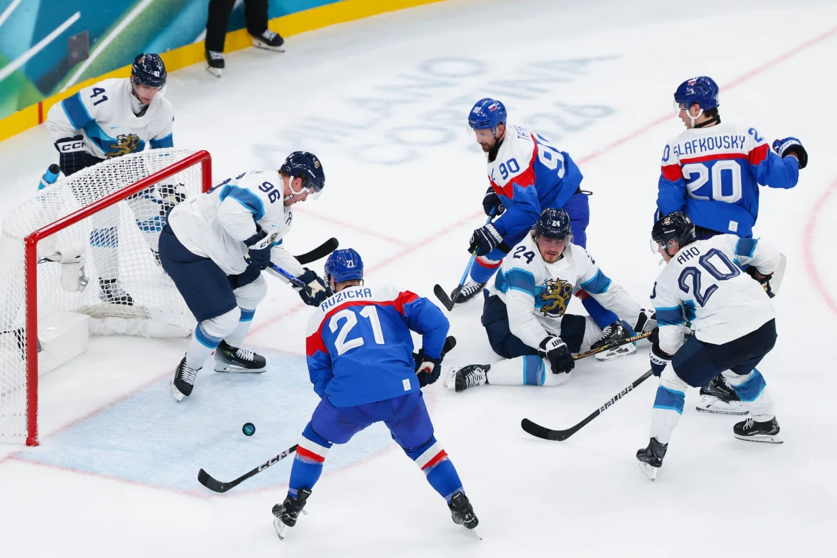 44-letni obywatel Słowacji, ścigany przez włoski wymiar sprawiedliwości od 16 lat, został zatrzymany przez karabinierów w Mediolanie. Mężczyzna wpadł w ręce policji, gdy wybierał się na mecz hokejowy rozgrywany podczas igrzysk olimpijskich.