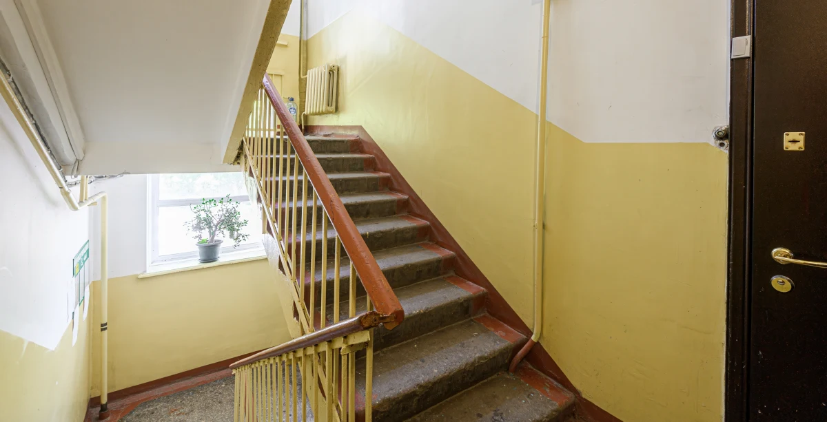 Prokuratura Rejonowa w Chorzowie prowadzi śledztwo w sprawie wieloletniego pozbawienia wolności Mirelli K. ze Świętochłowic. Śledczy zgromadzili już obszerny materiał dowodowy, jednak dotychczasowe ustalenia nie pozwoliły na postawienie nikomu zarzutów. Obecnie prokuratura oczekuje na kluczowe opinie biegłych, po których uzyskaniu planowane jest przesłuchanie rodziców pokrzywdzonej.