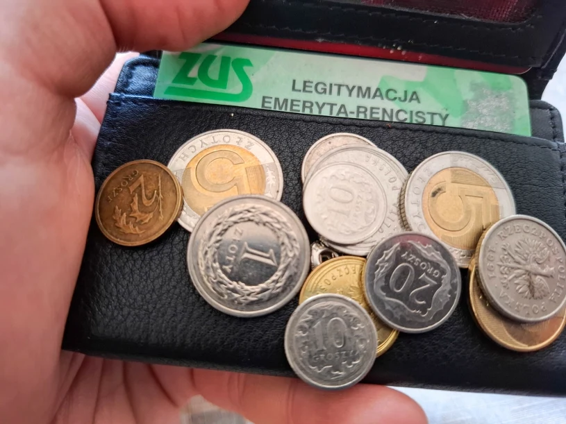 Wyższa kwota świadczenia po waloryzacji. ZUS wypłaca je dwóm grupom