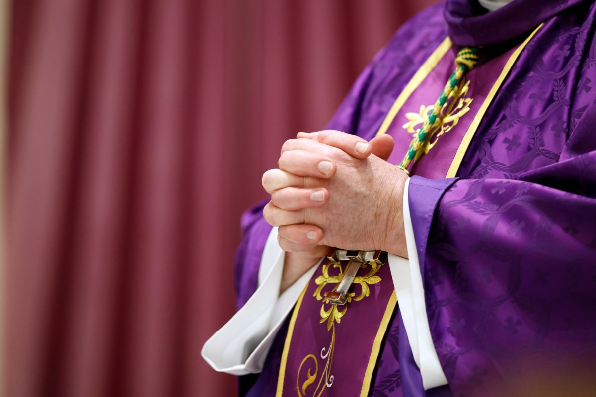 Pierwszy taki raport w Polsce. "Bardziej dbano o wizerunek Kościoła niż o ofiary"