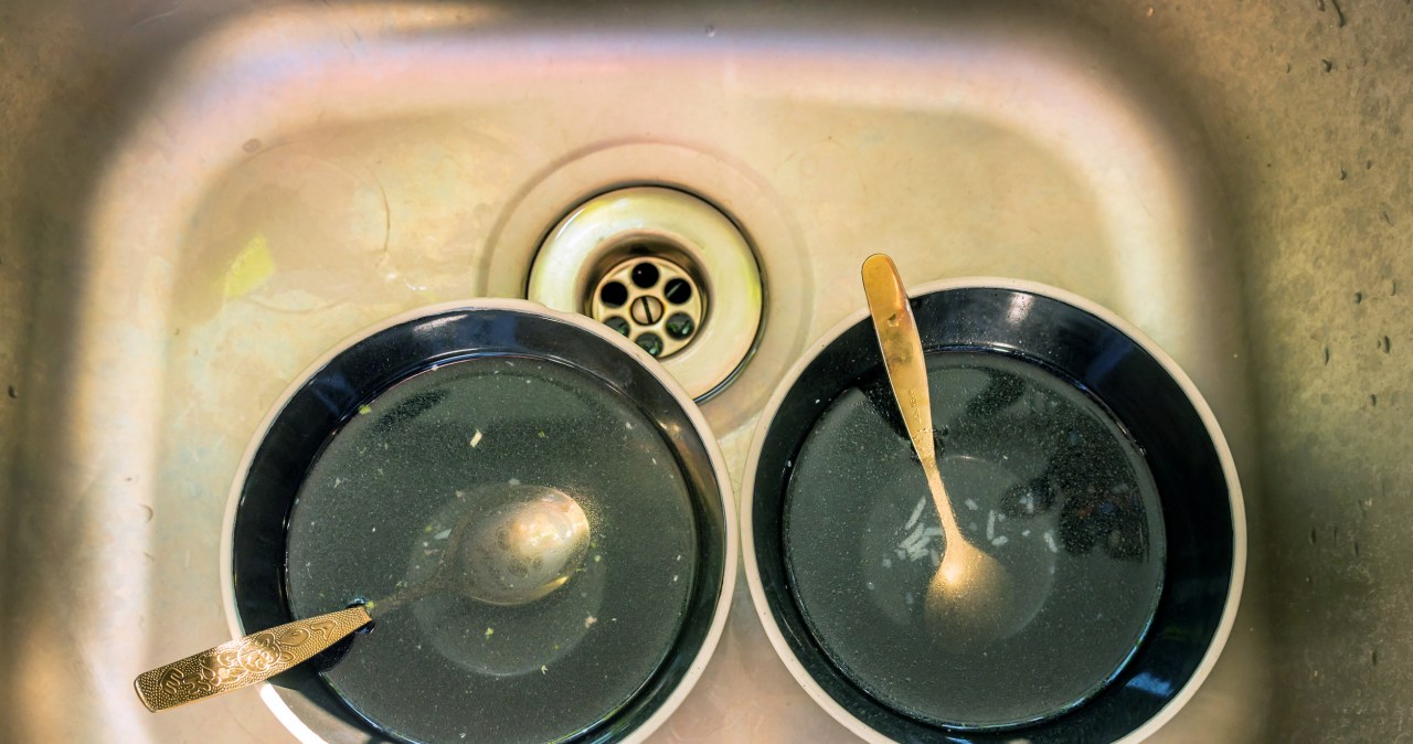 Genialny patent na zapychający się zlew. Wystarczy chwila