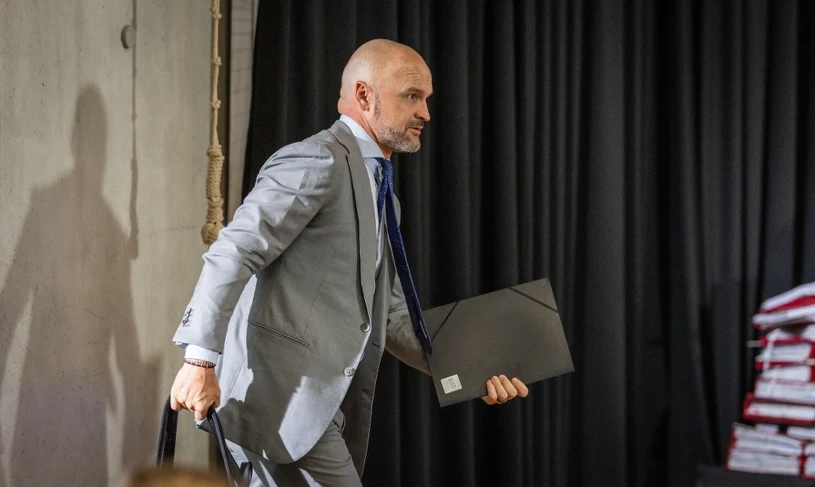 "Państwo w państwie". Kolejna odsłona wojny Brzoski z Metą, Gawkowski reaguje