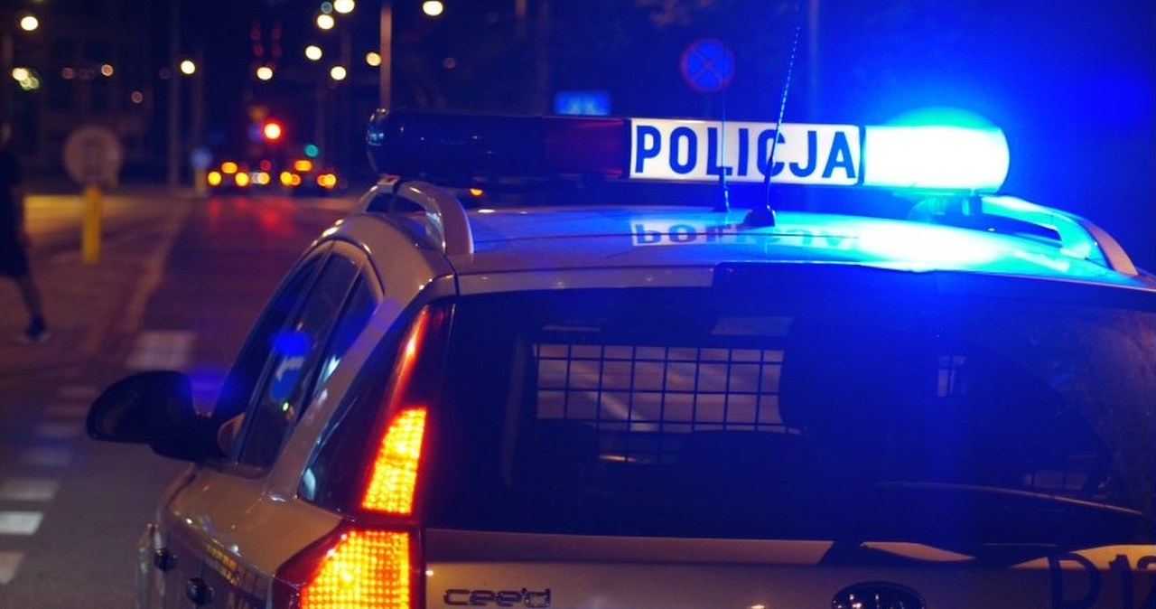 Samochód wjechał w dom. Musieli ewakuować 13 osób