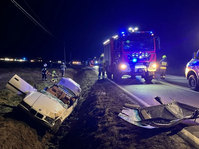 Kierowca BMW wjechał do rowu. Lądował śmigłowiec LPR